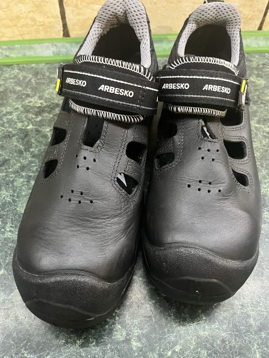 Робоче взуття ARBESKO Швеція. Робочі сандалі