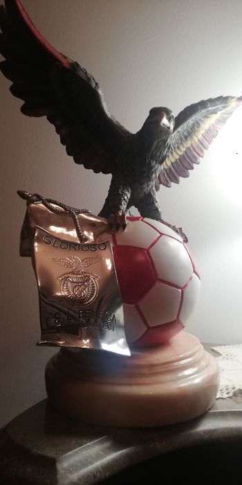 Trofeu Benfica  aguia com galhardete