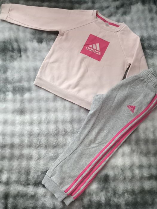 Костюм спортивний Адідас для дівчинки р.104