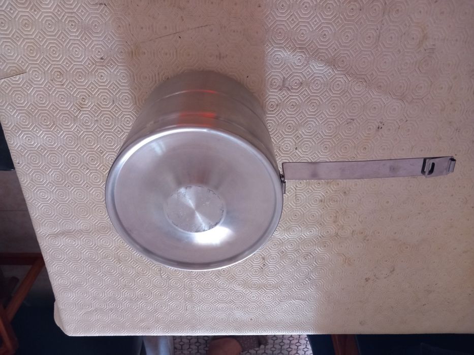 Marmita em alumínio