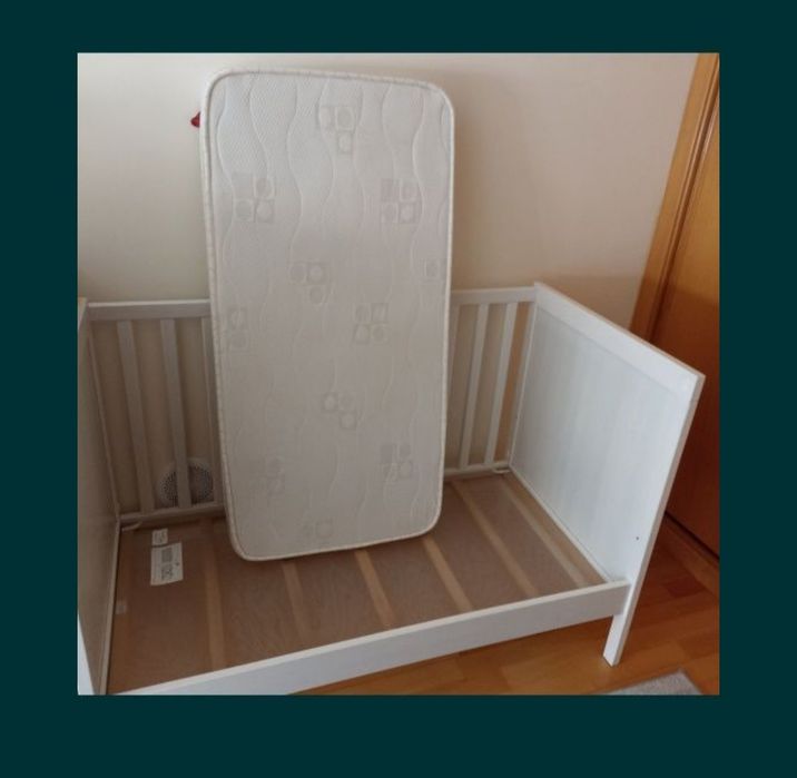 Berço IKEA SUNDVIK branco + colchão | Bom estado