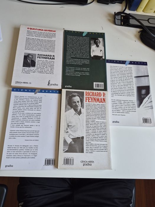Lote de livros de Richard Feynman