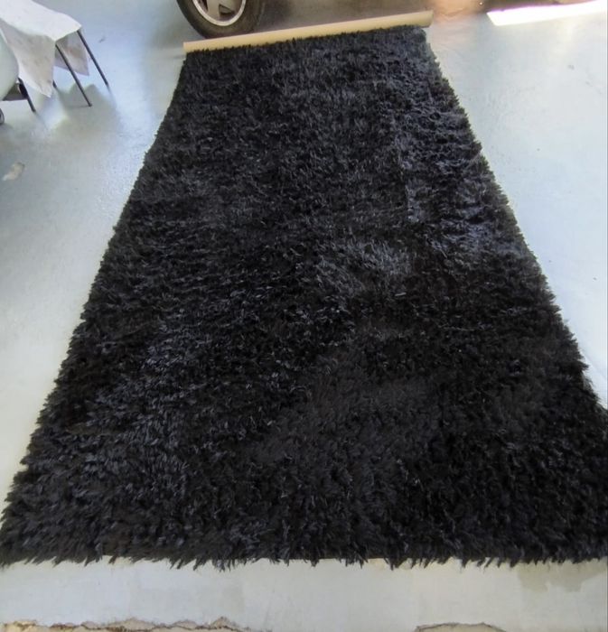 Carpete de Sala Preta Nova