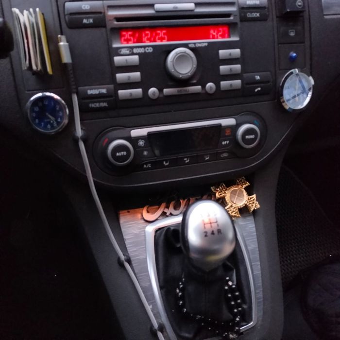 Продам  Ford C -Max 1.8