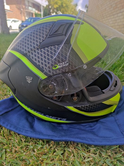 Capacete MT Helmets momentum L