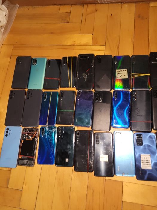 Лот 45+ телефонов