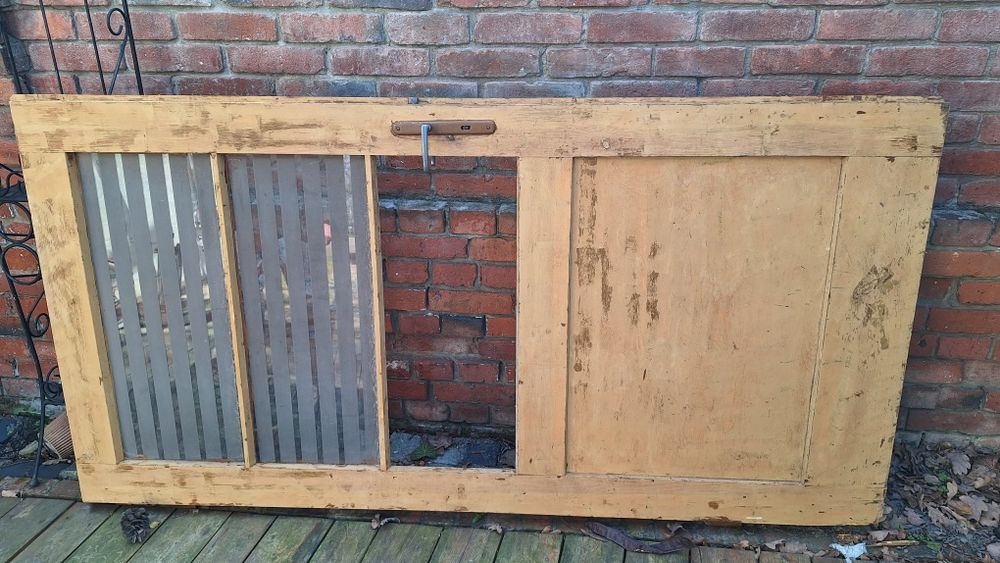 Drzwi drewniane z szybą