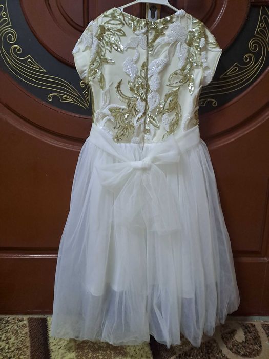 Красиве плаття для дівчинки. 140р