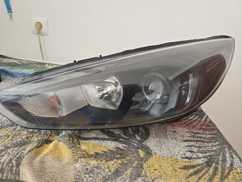Farois ford focus mk3.5 olho de boi