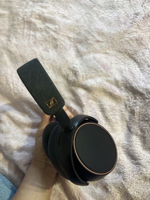 Słuchwki bezpdzewodowe nauszne Sennheiser Momentum 4 Wireless
