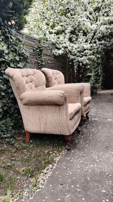 Fotele w stylu Ludwikowskie lub Biedermeier