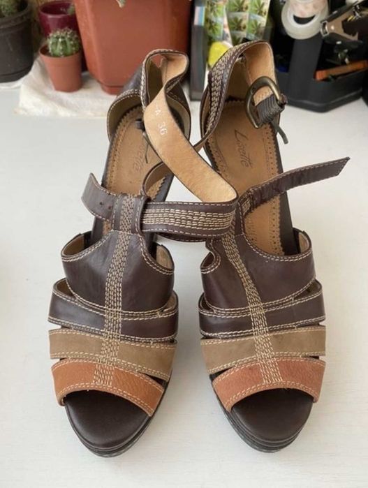 Босоніжки літні 36 розмір. У відмінному стані (майже нові).