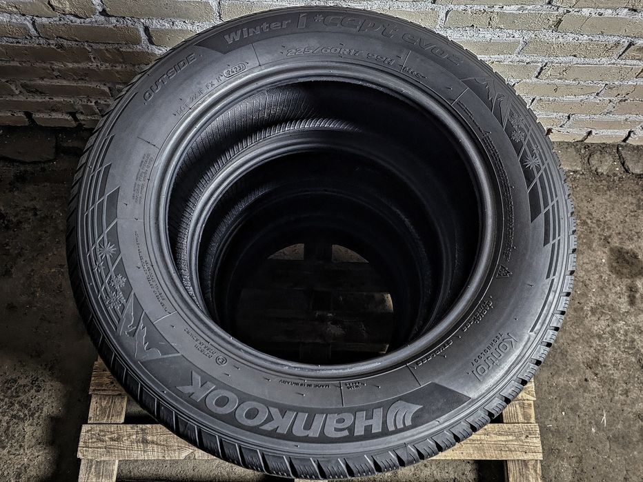 Зимові 225/60r17 Hankook | 2023 | 7/6mm | Made in Hungary | Преміум шини | Комплект / 4шт | Ідеальний стан, без пошкоджень, без ремонтів, без дефектів