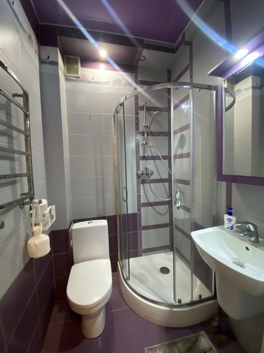 Неймовірний , великий таун хаус з гаражем.