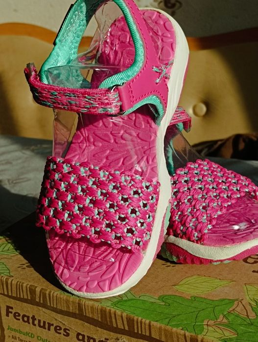 Продаю Дуже гарні та стильні дитячі сандалі Jumbu KD US 9, EU 26