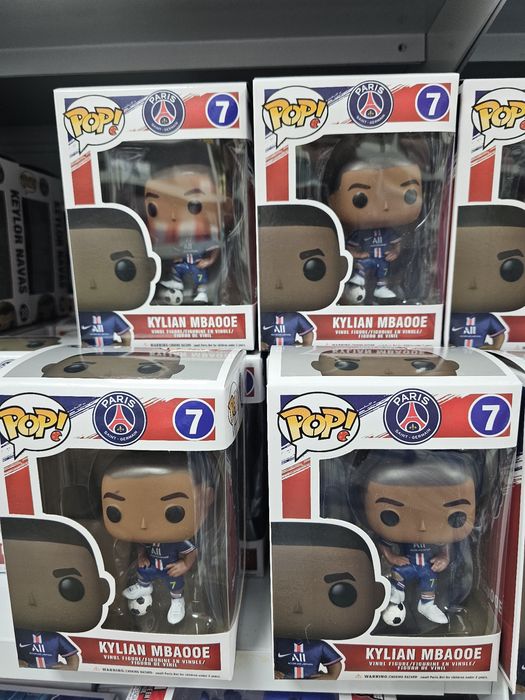 Messi e outros funko Pop futebol