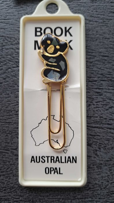 Breloczek do kluczy Australia plus gratis z opalem australijskim.