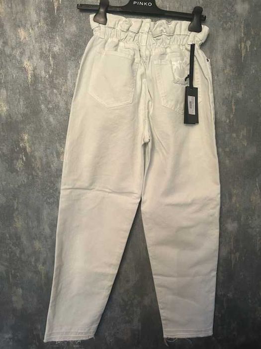 Świetny model spodni jeans Pinko  r.25