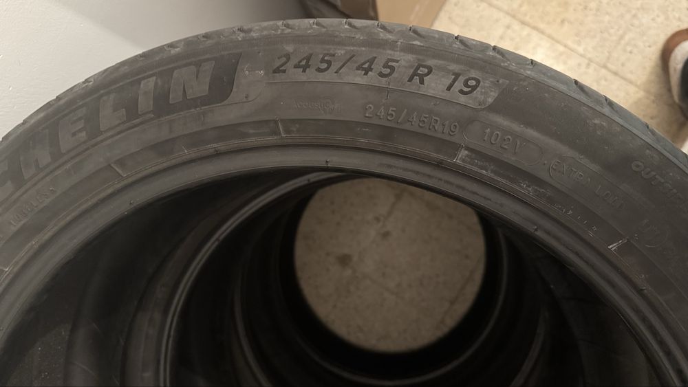 4 pneus Michelin Primacy 4 usados 245/45 R19