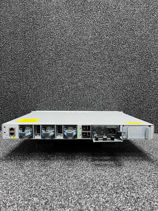 Комутатори Cisco WS-C3850-12S-E (Full Layer 3, IP Services)