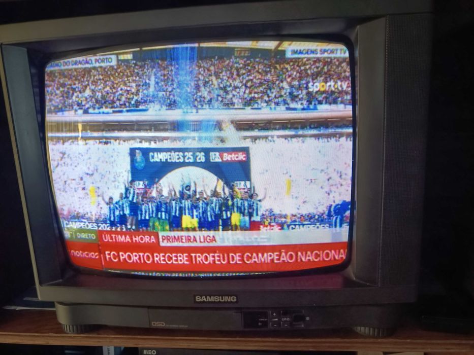Televisores antigos a funcionar