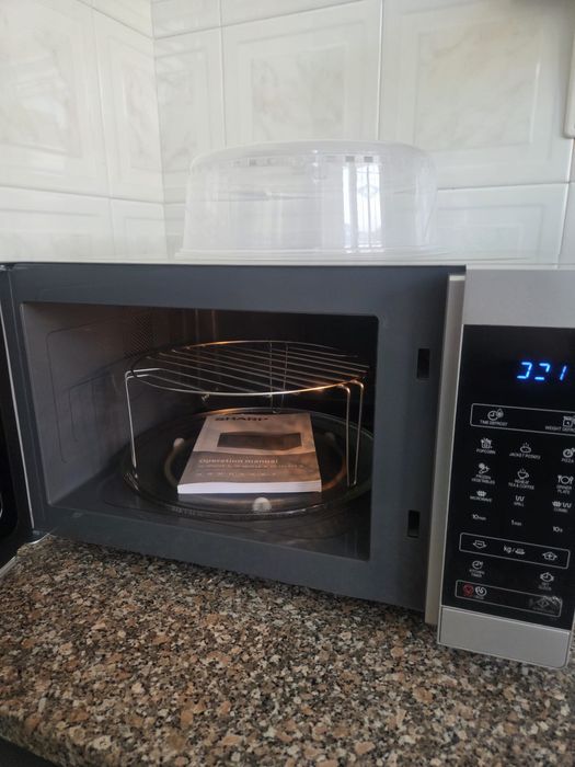 Micro-ondas Sharp YC-MG5 — Inox — Grill