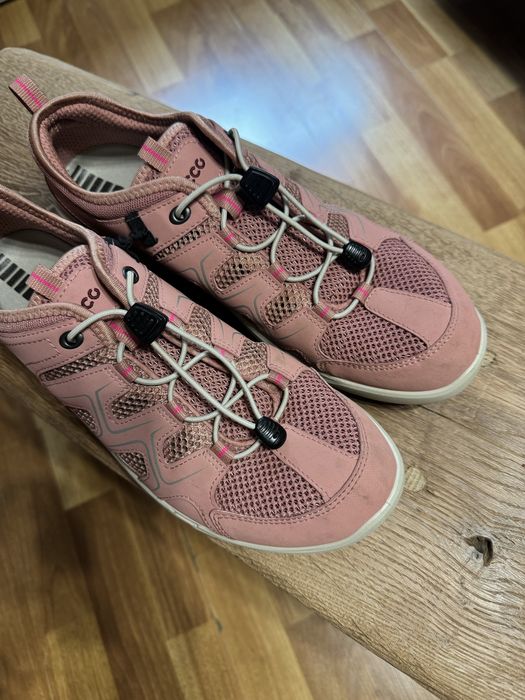 Жіночі кросівки трекінгові Ecco