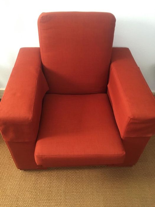 Sofá de dois lugares + poltrona