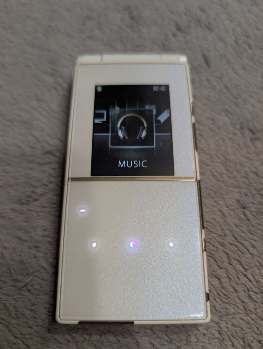 Японский мобильный Fujitsu Docomo F-03C Flip телефон раскладушка