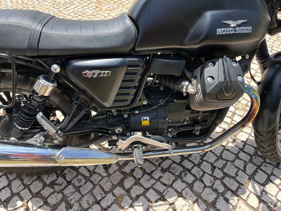 Moto Guzzi V7 Stone, excelente estado, à venda em Lagos