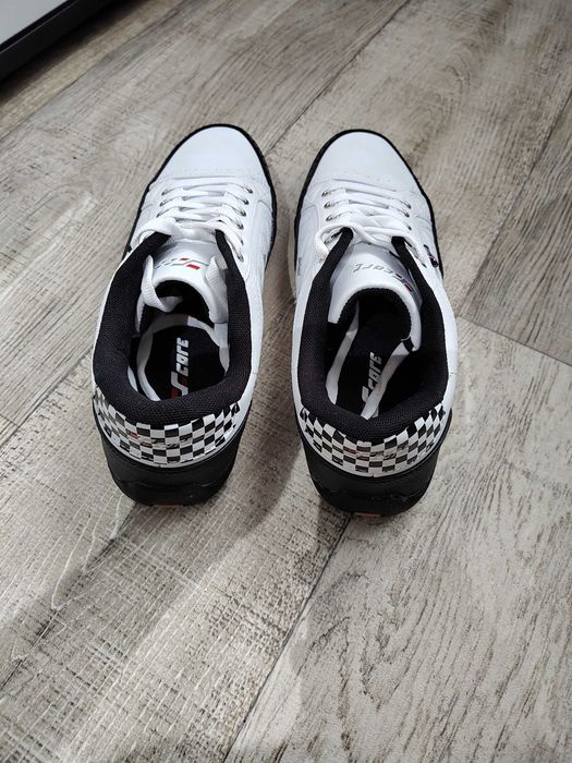 Nowe buty sportowe męskie
