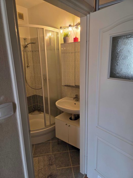 Duża kawalerka 36m² z osobną kuchnią, balkonem i klimatyzacją - Sielawy 4 Naramowice - bezposrednio