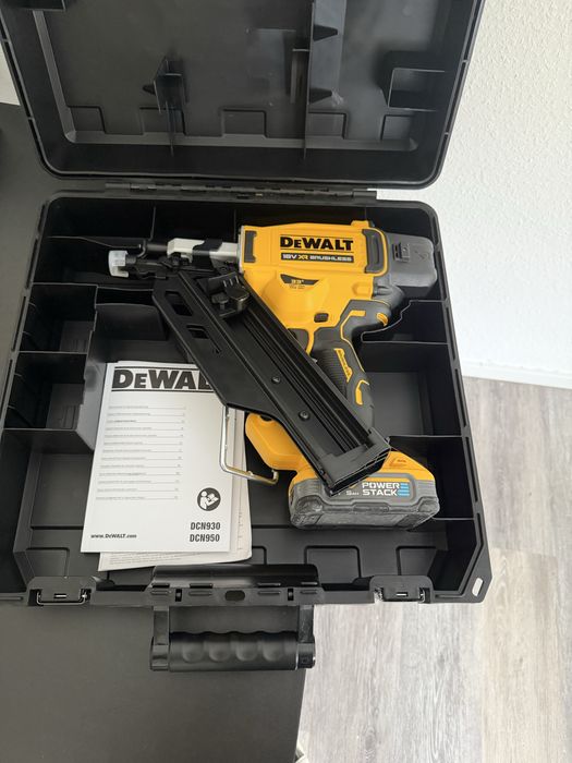 Акумуляторний нейлер DeWalt DCN930N 18V