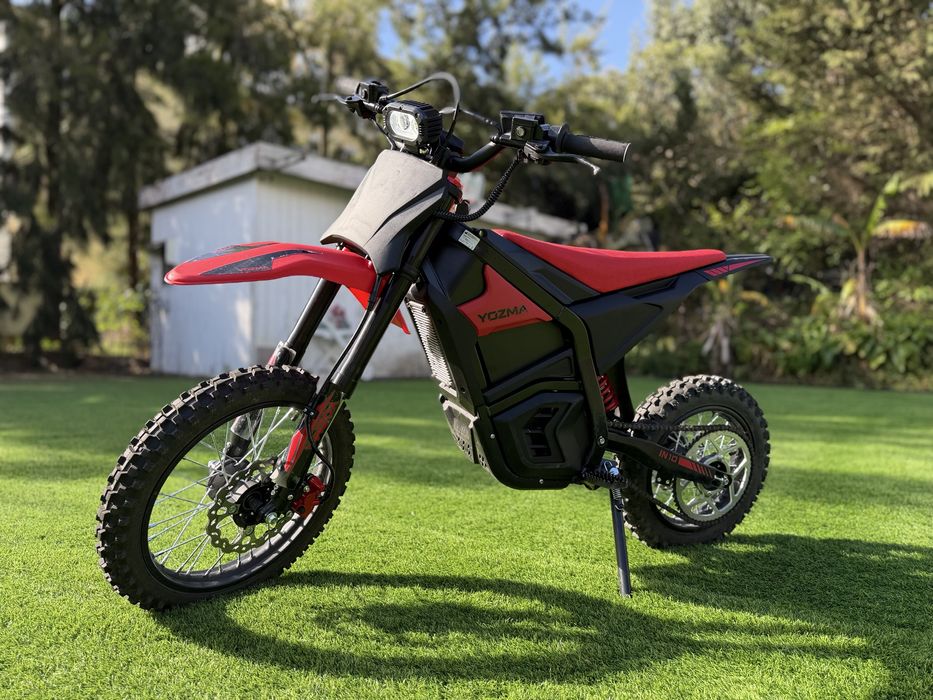 Mota eléctrica pit bike YOZMA IN 10 com apenas 14km