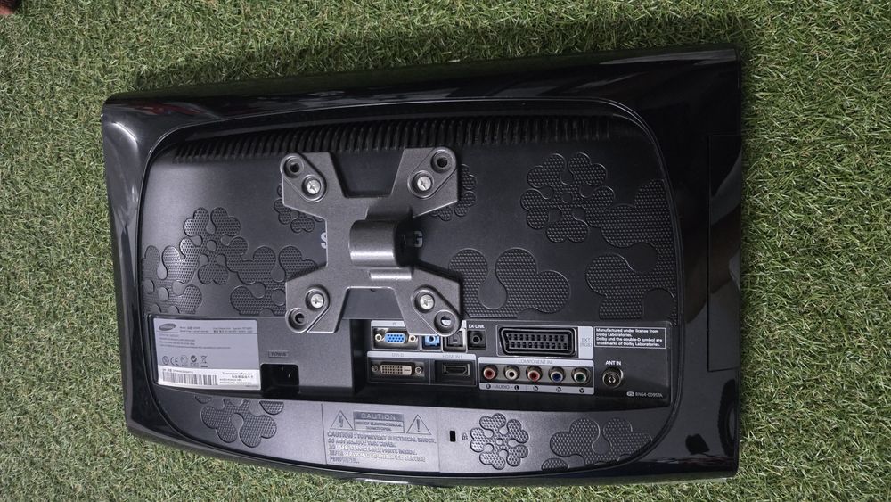 TV Samsung 19"l + Suporte Parede Articulado