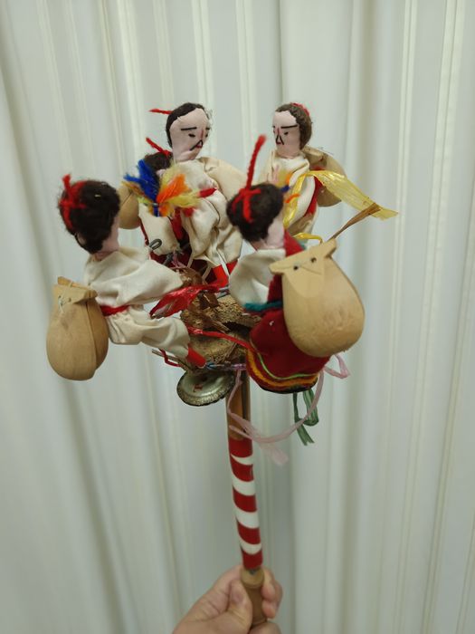 Espanhola e bonecos da Madeira