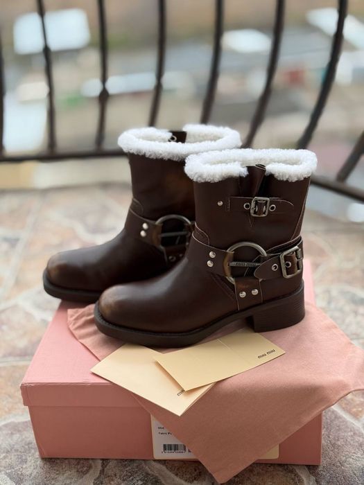 Зимові черевики MiuMiu 39р