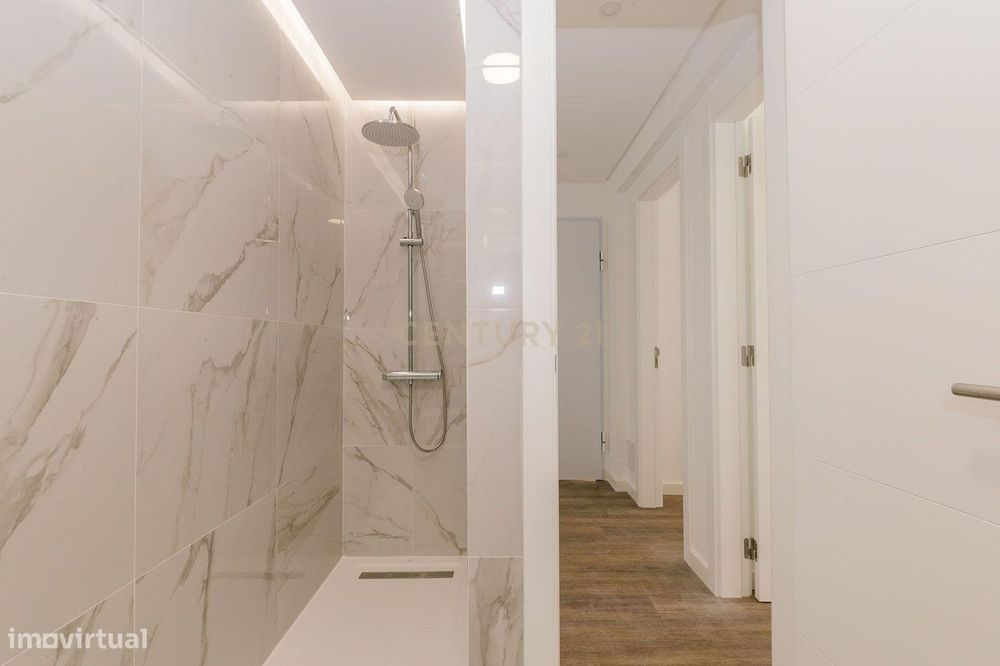 Apartamento T2 novo em Sacavém
