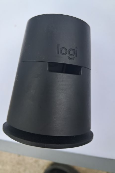 Автомобільний тримач для телефону з інтеграцією Alexa.