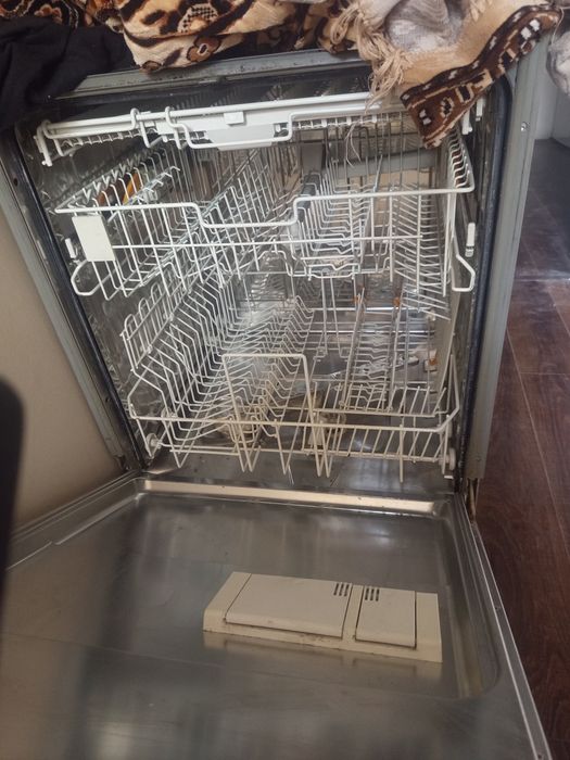 Машина для миття посуду Miele