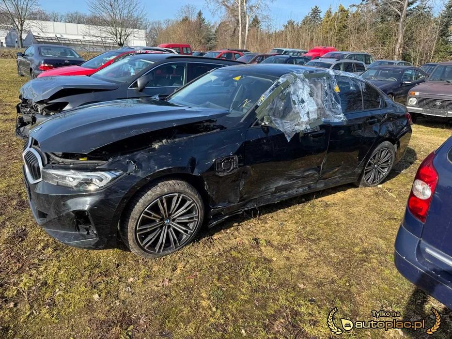 BMW 3 330e sedan