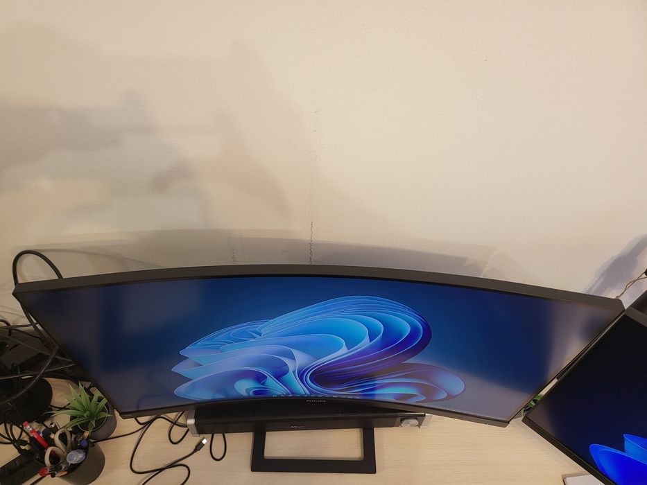 Monitor curvo 4k uhd 32" polegadas