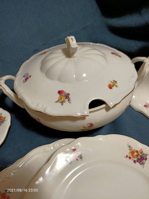 Продам винтажный сервиз .