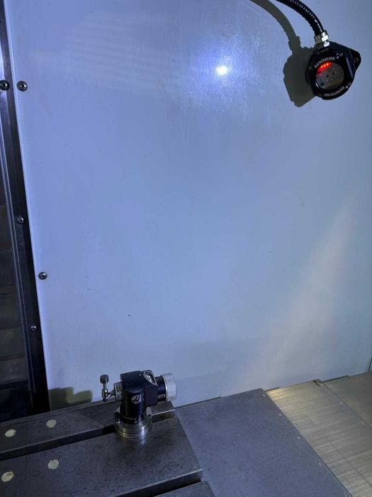 Centro de Maquinação Haas VF2 2018