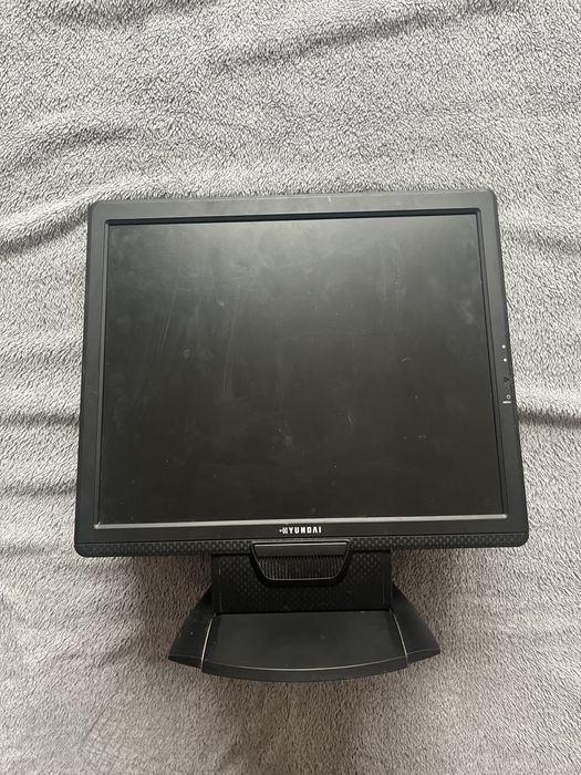 Monitor LCD Hyundai 17"