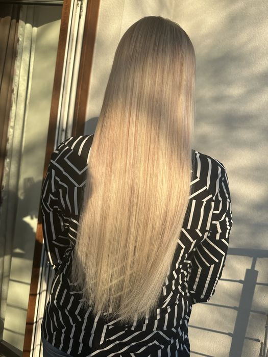 Przedłużanie i zagęszczanie włosów / koloryzacja