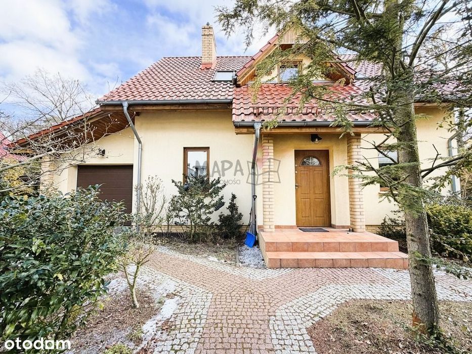 Dom wolno stojący z garażem - topowa lokalizacja!