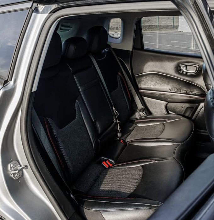 Продам машину jeep compas trailhawk