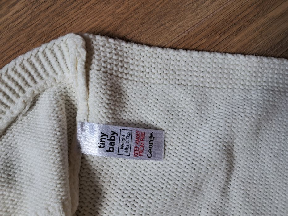 Sweterek do chrztu biały  George 1-2 miesiące