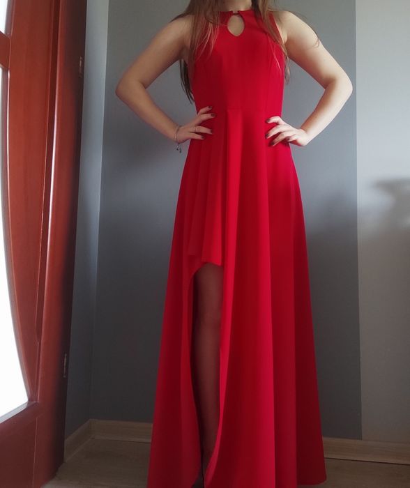 Czerwona sukienka maxi z rozporkiem